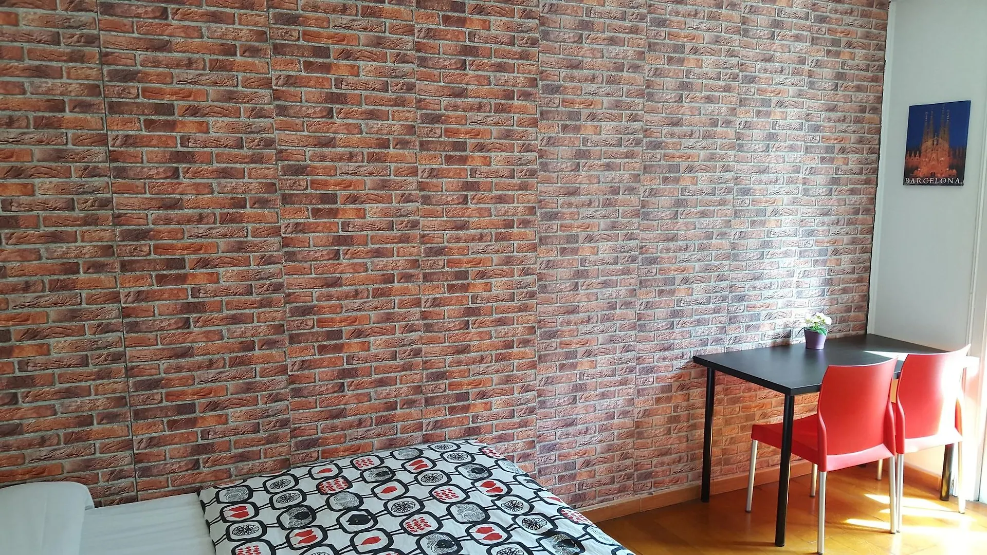 Diagonal House Hostel Barcelona 0*,