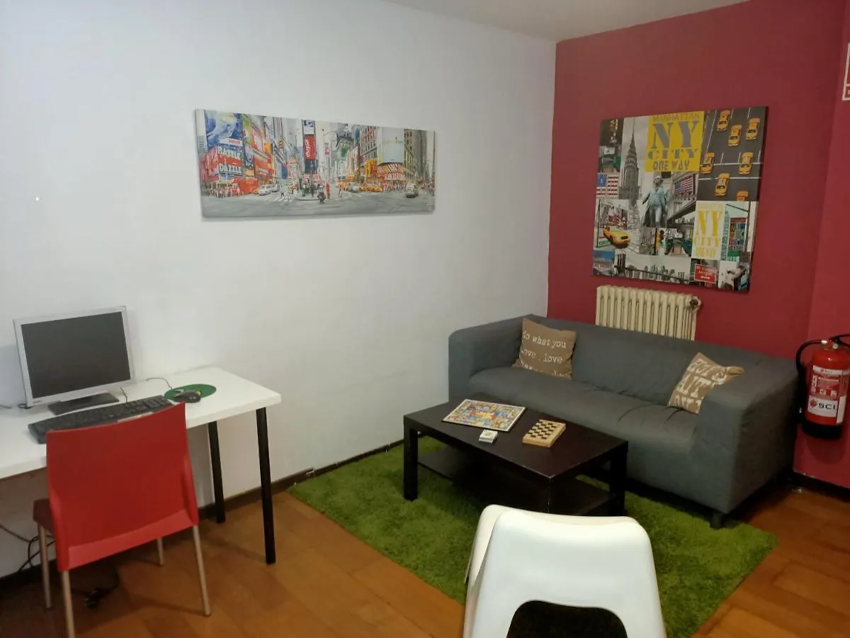 Diagonal House Hostel Barcelona 0*,  Spain